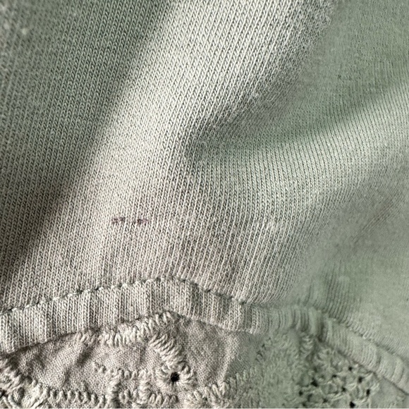 Pennington's Green Crew Neck Sweatshirt Lace Embroidered Sleeves Size 4x Casual - Picture 2 of 9